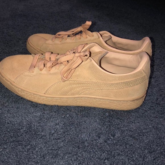 beige puma shoes - Picture 1 of 1
